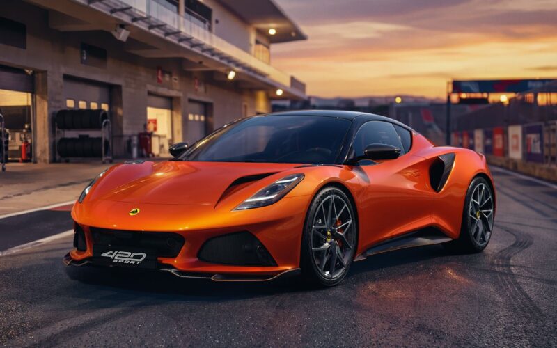 Lotus Emira 420 Sport: Hafifleme ve Güçlendirme ile Yeni Bir Yaklaşım