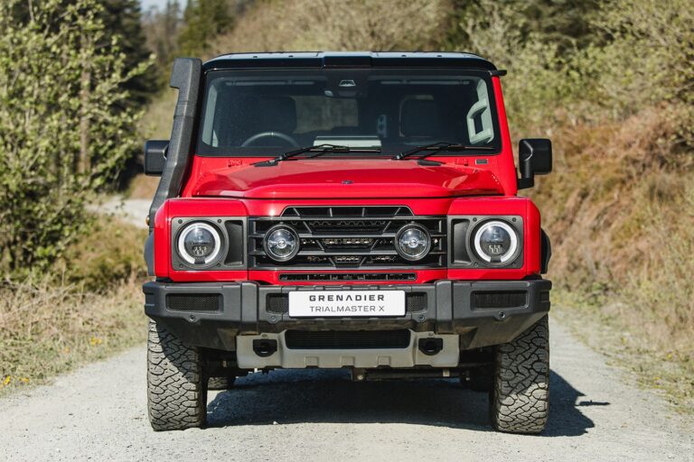 Yeni Grenadier Trialmaster X Modeli, Off-Road Performansıyla İneos Grenadier Serisini Genişletiyor