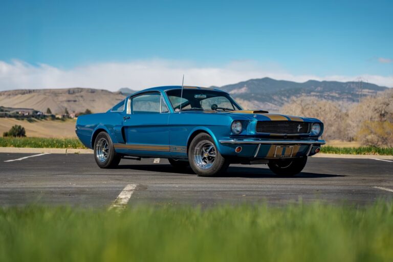 Nadir Bir Livriye Sahip 1966 Shelby GT350H, Motor Sporları Dünyasında Bir Dönüm Noktası