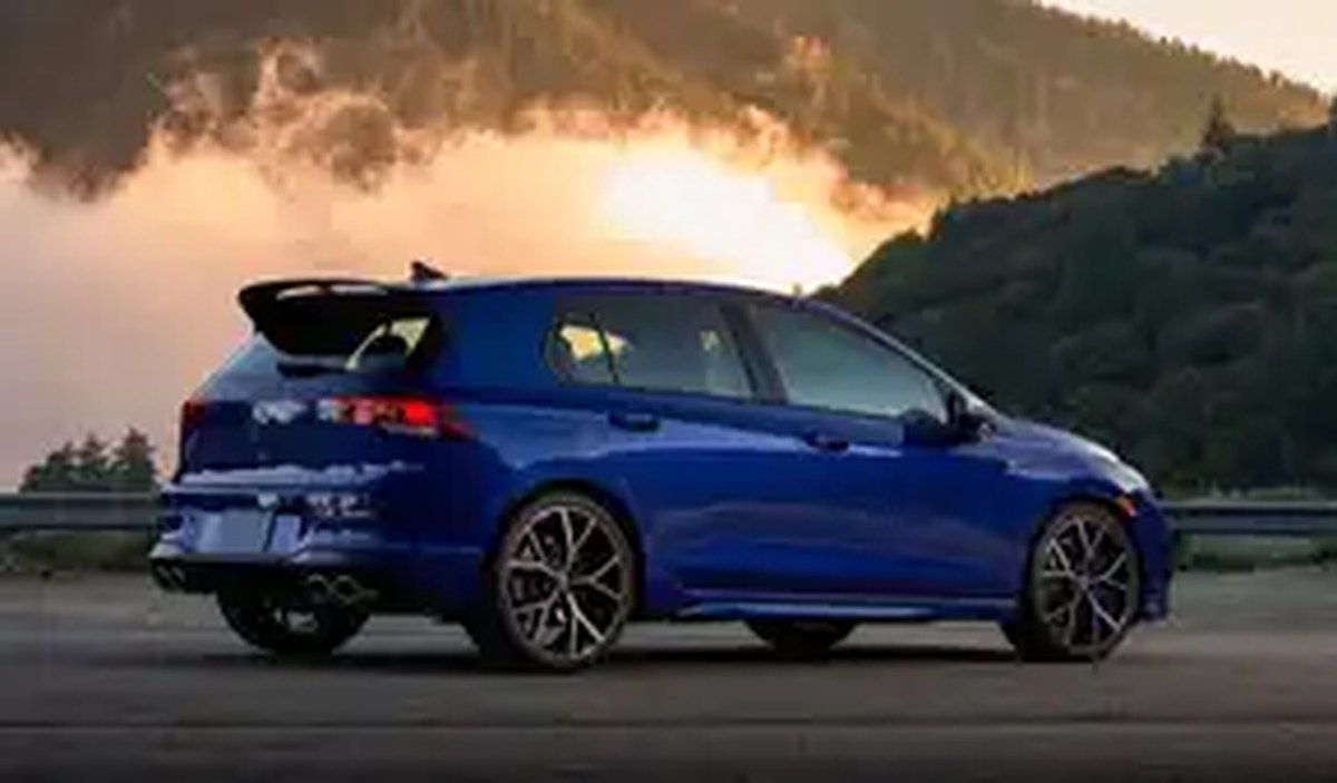 Volkswagen Golf R Rear Quarter Beauty Shot