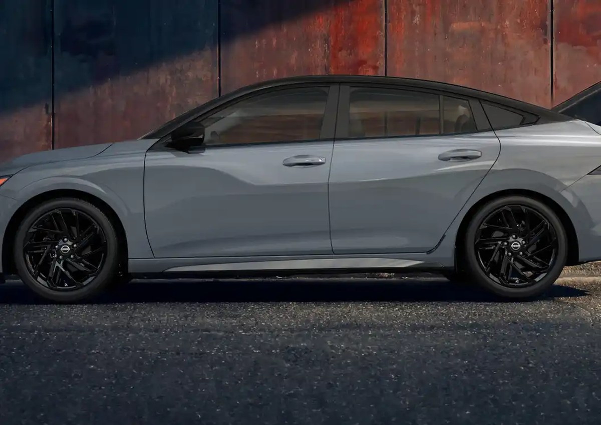 2027-sentra-midnight-edition-2