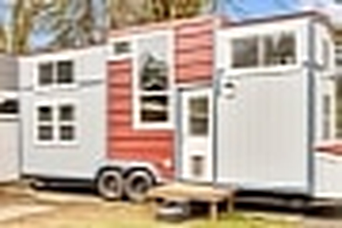 Custom Hilling House Is a Mini Mansion in Tiny House Disguise Custom Hilling House Is a Mini Mansion in Tiny House Disguise