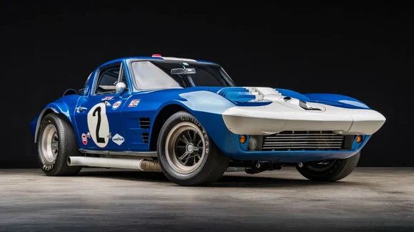 Cette Chevrolet Corvette Grand Sport de compétition de 1963 est partie pour 18,705 millions de dollars. © RM Sotheby's