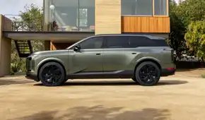 2027-lexus-tz-023