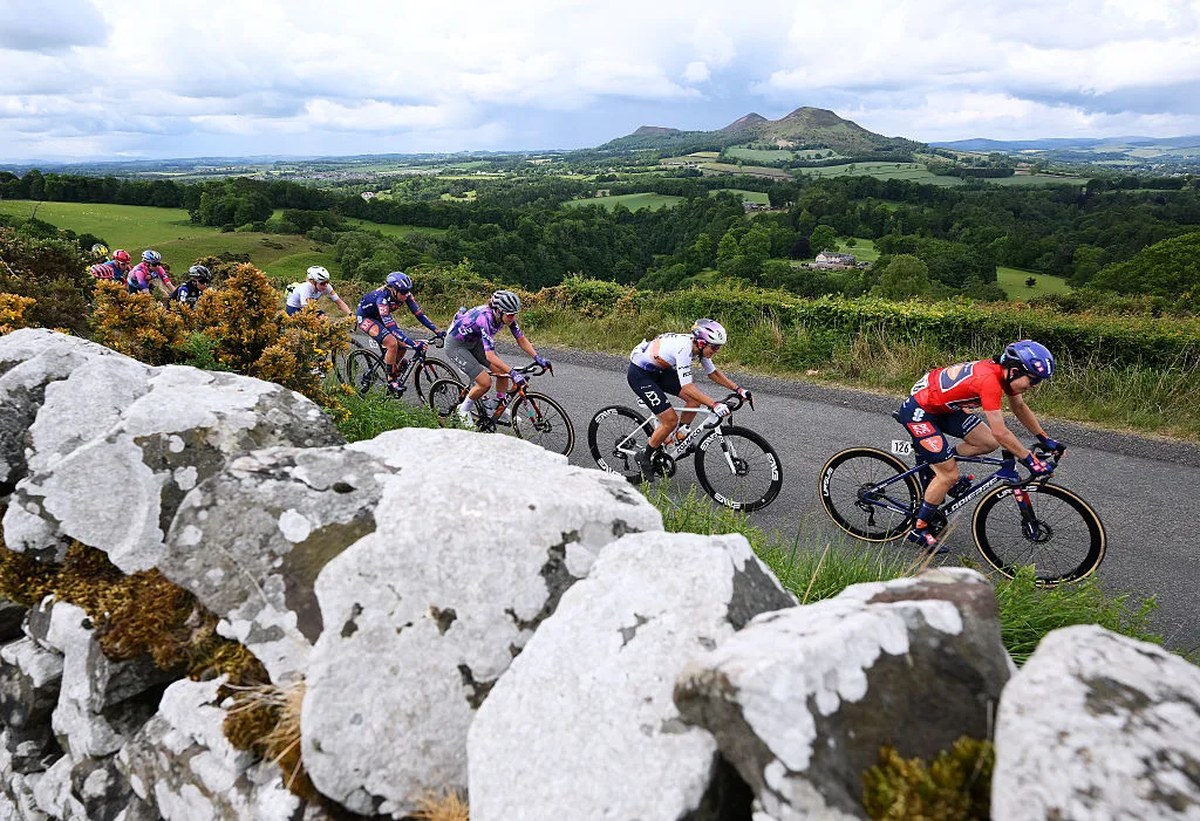 10th Tour of Britain Women 2025 – Stage 3 KELSO, SCOTLAND - JUNE 07: (L-R) Megan Jastrab of United States and Team Picnic PostNL, Quinty Ton of Netherlands and Team Liv Alula Jayco, Eleonora Camilla Gasparrini of Italy and UAE Team ADQ and Mara Roldan of Canada and Team Picnic PostNL - Red Points Jersey compete during the 10th Tour of Britain Women 2025, Stage 3 a 143.8km stage from Kelso to Kelso / #UCIWWT / on June 07, 2025 in Kelso, Scotland. (Photo by Alex Broadway/Getty Images)