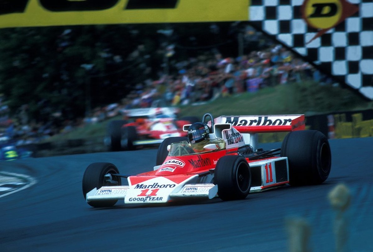 Formula 1'in En Yetenekli ve İkonik Figürlerinden James Hunt'ı Anıyoruz