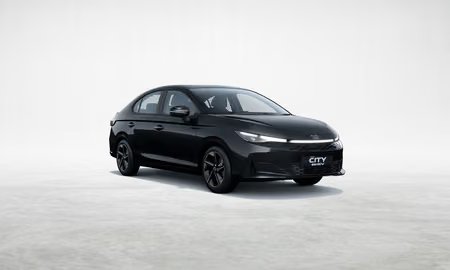 VinFast VF MPV 7 ile Mahindra XUV400 karşılaştırması.