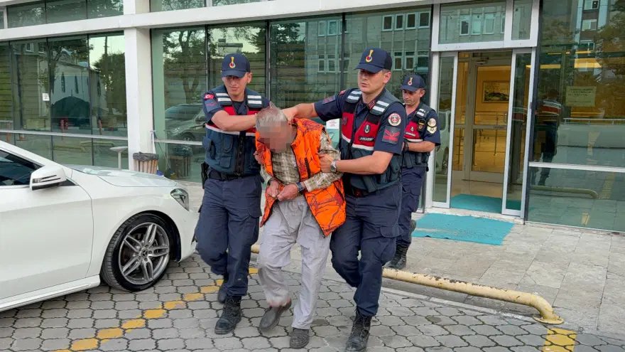 75 yaşındaki adama meydan dayağı. İğrenç iddia sonrası tutuklandı 75 yaşındaki adama meydan dayağı. İğrenç iddia sonrası tutuklandı