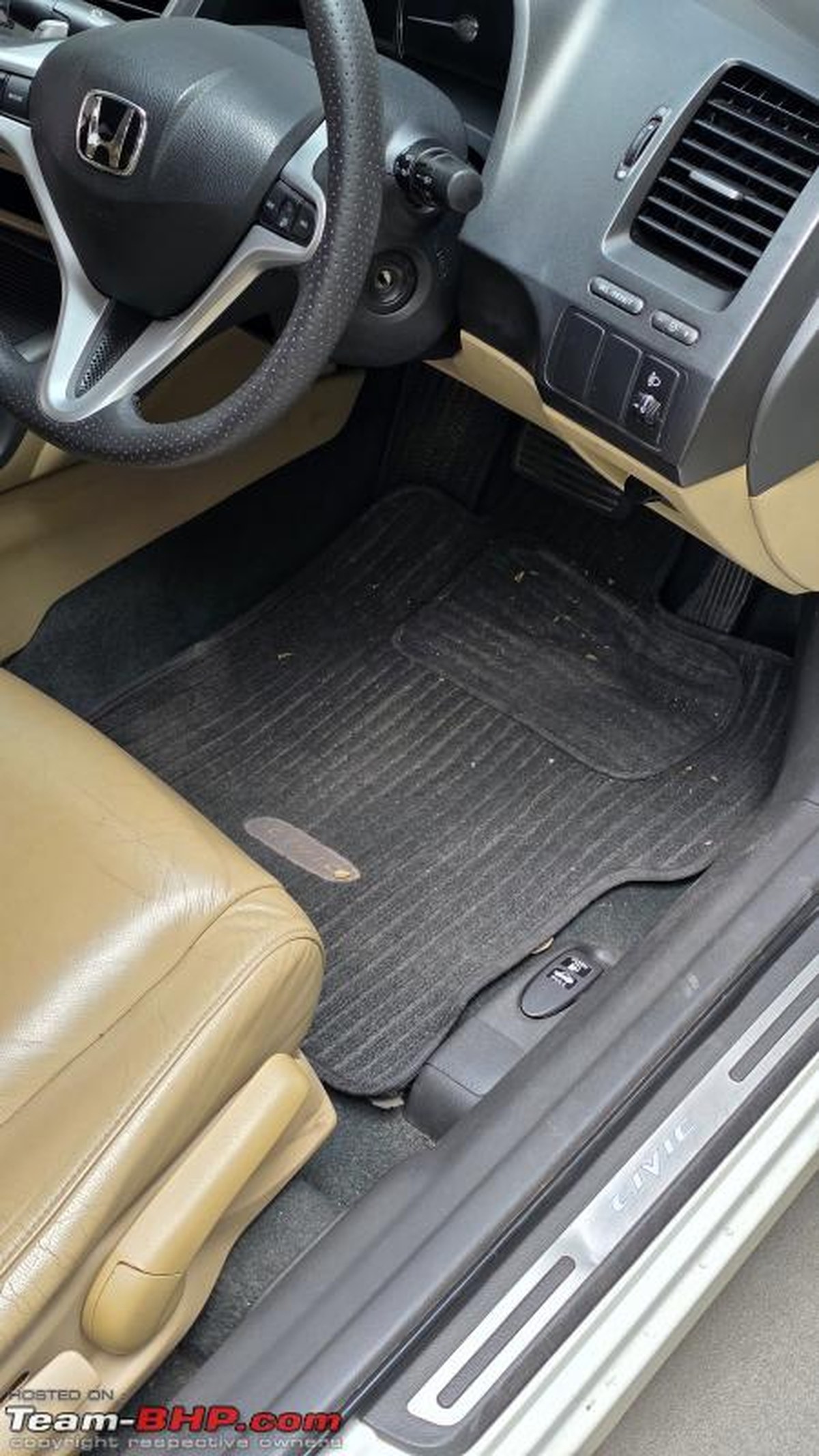 Honda Civic 8. Nesil Sürücü Koluna Montajlı Ses Kontrolleri ve Daha Fazlası