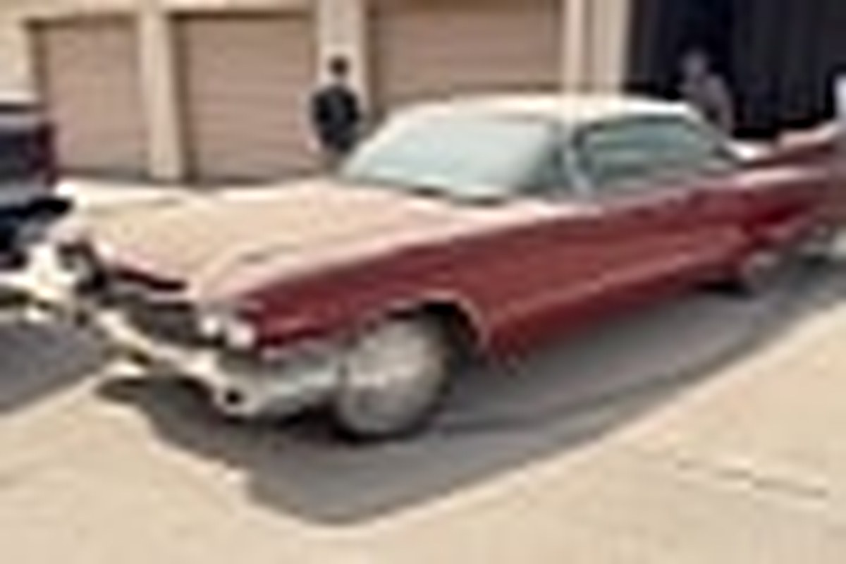 Man Parked 1960 Cadillac 30 Years Ago To Raise a Family, the Car Is Now Out Again, and It's Awesome Man Parked 1960 Cadillac 30 Years Ago To Raise a Family, the Car Is Now Out Again, and It's Awesome