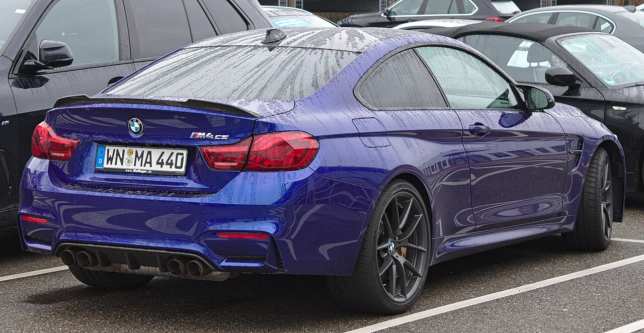 BMW M4 CSL 2023