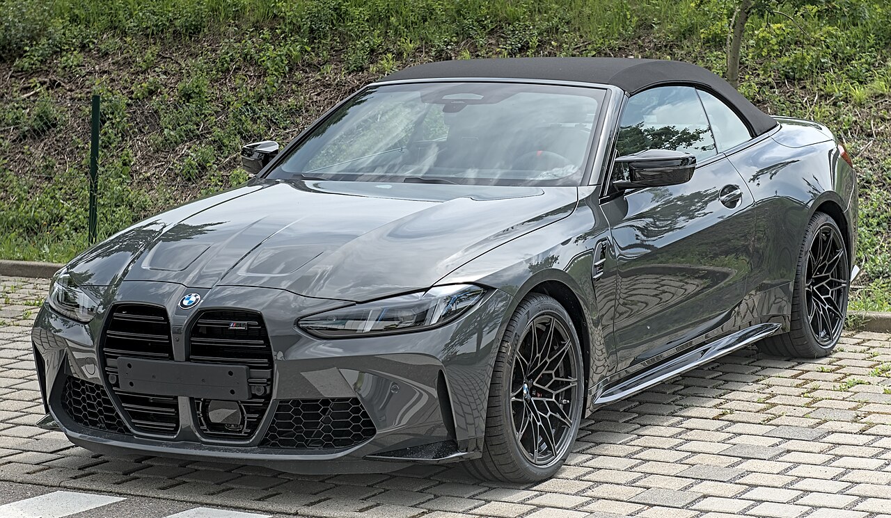 BMW M4 CSL 2023