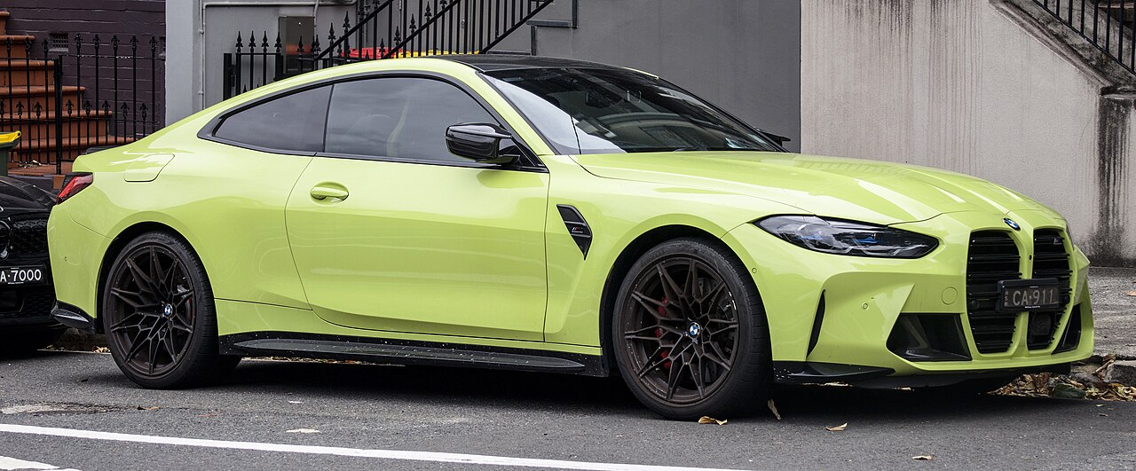 BMW M4 CSL 2023
