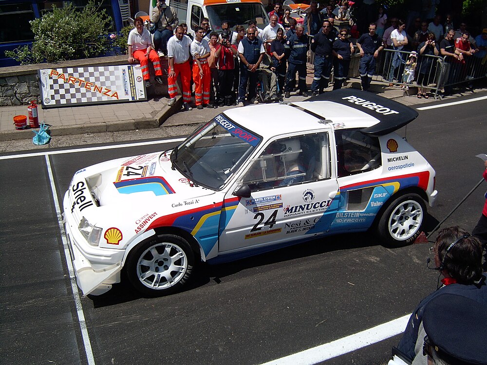 Ortadan motorlu ve dört çeker mimarisiyle Grup B dönemine damgasını vuran Peugeot 205 Turbo 16