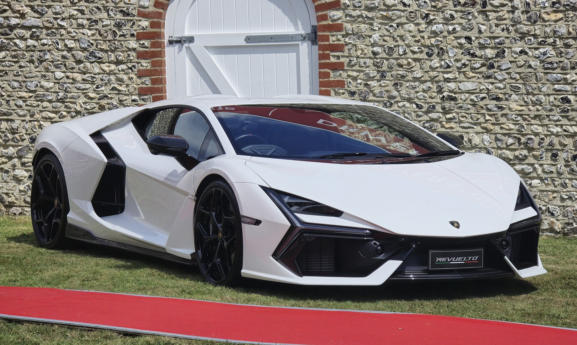 Lamborghini Revuelto 2024