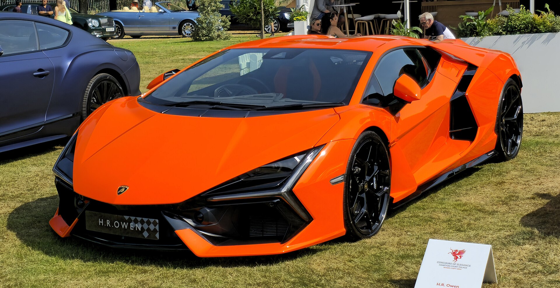 Lamborghini Revuelto 2024