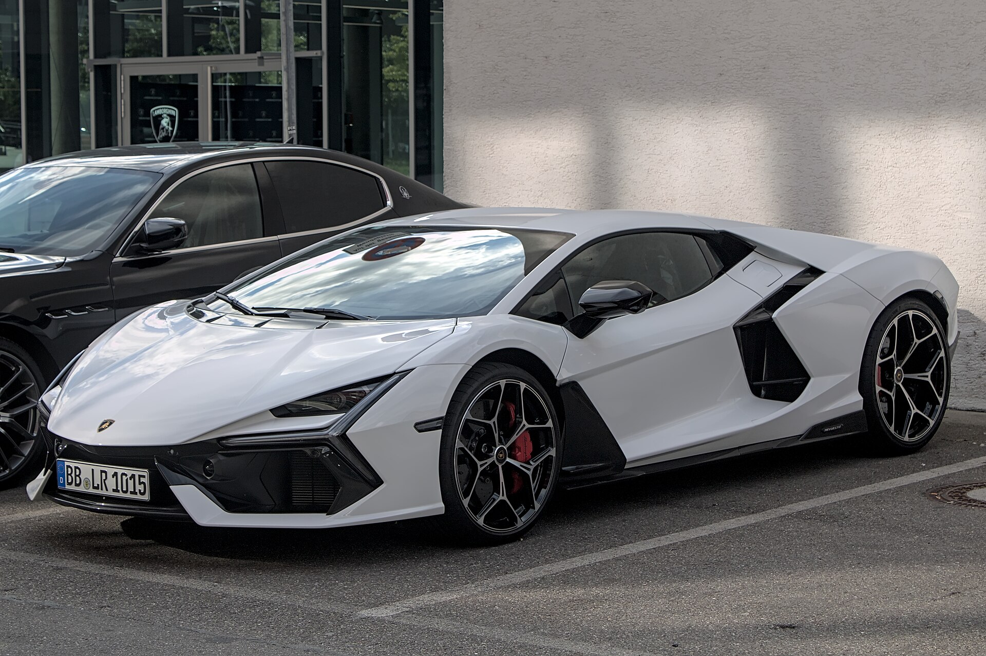 Lamborghini Revuelto 2024