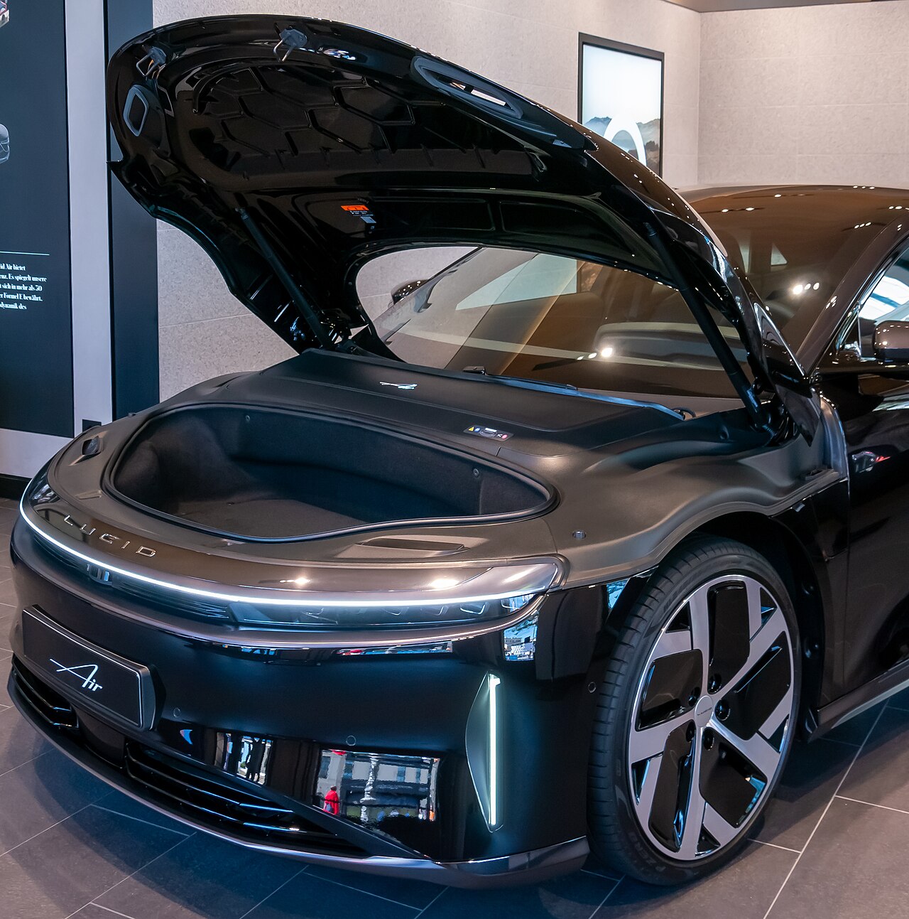 Lucid Air Sapphire 2024