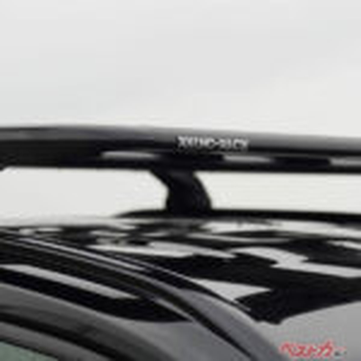 新型RAV4をアウトドア仕様に! ライノラックの本格ルーフラックがキマリすぎ!