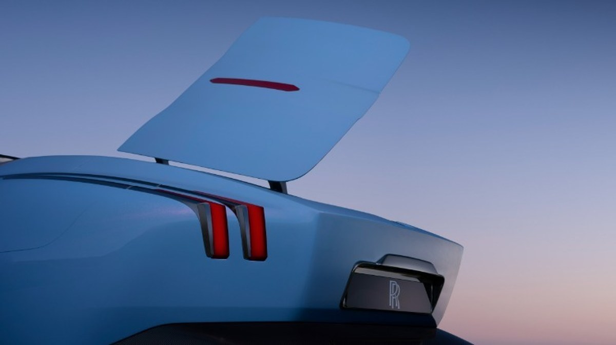 Rolls-Royce Please Let Me Be The One To Slam The Nightingale's Trunk Shut 15,000 Times