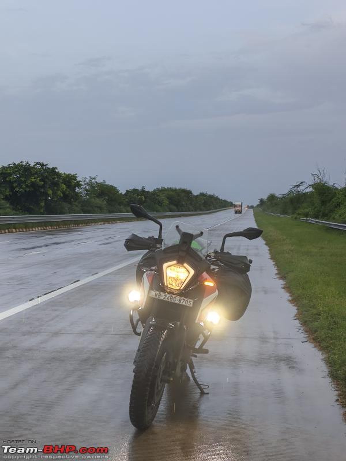 KTM Adventure 250 ile Noida'dan Kalküta'ya 1300 kilometrelik solo yolculuk: Yağmur, tıkanıklıklar ve