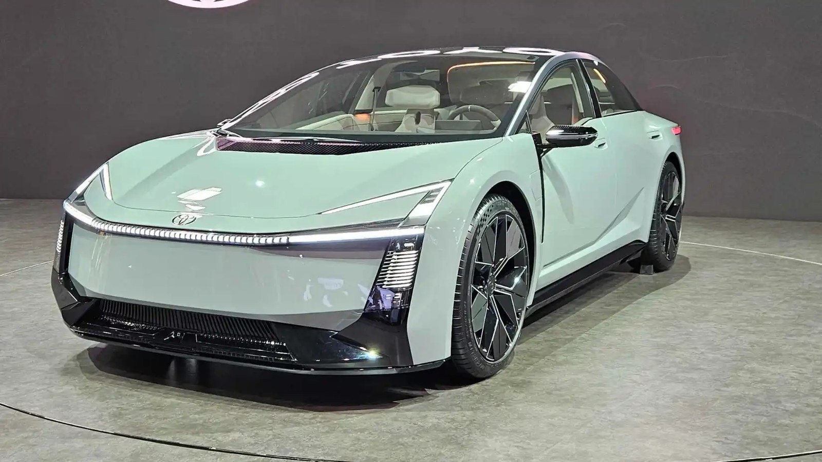 new-toyota-corolla-concept-29