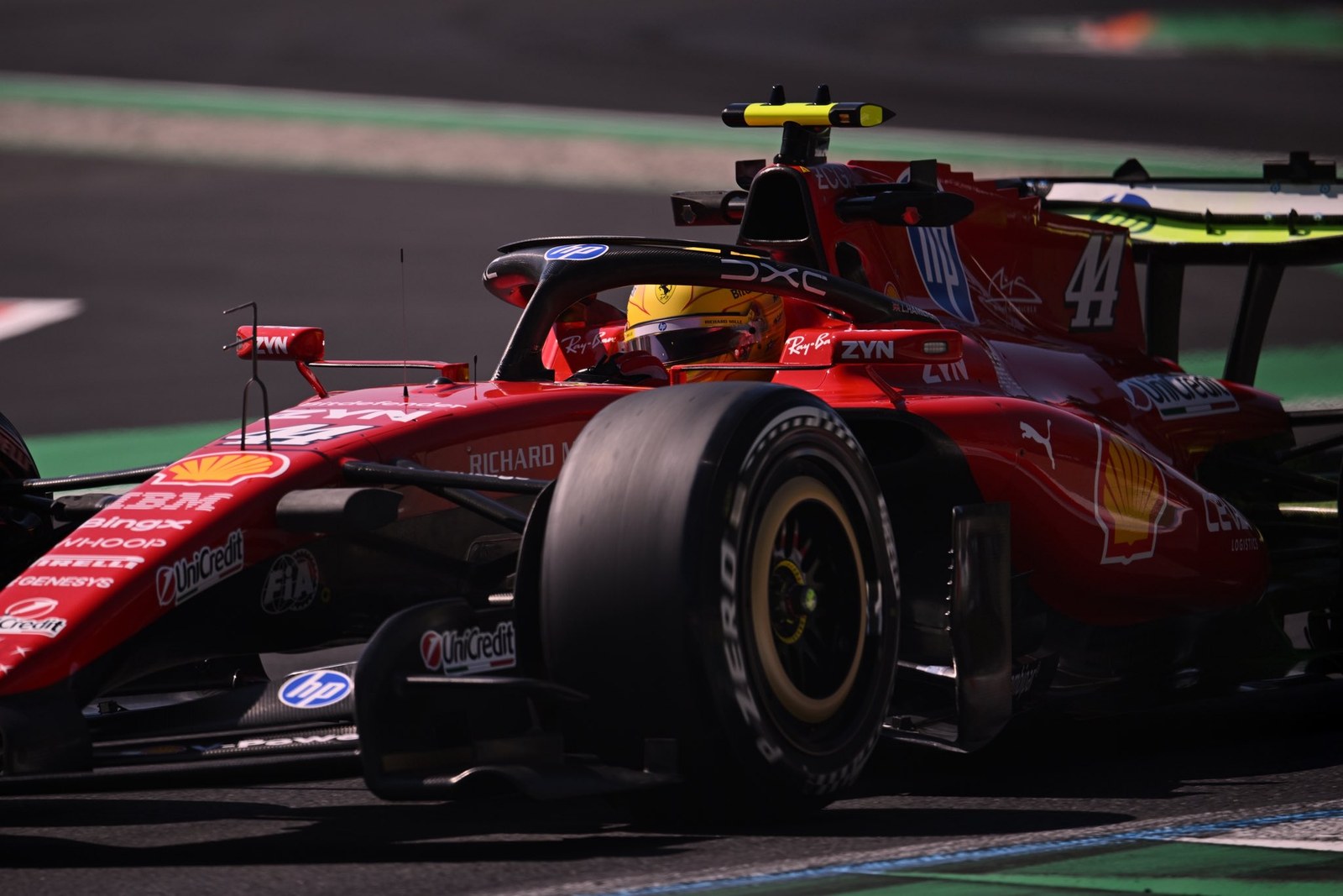 İtalyan Grand Prix'inde Ferrari, 1. Antrenmanda Leclerc ile Hamilton'u Geride Bıraktı