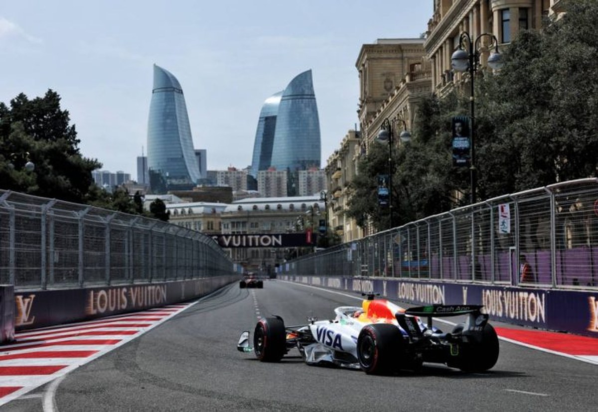 Formül 1 Azerbaycan Grand Prix'inin Cumartesi Gecesi Yapılacağını Açıkladı