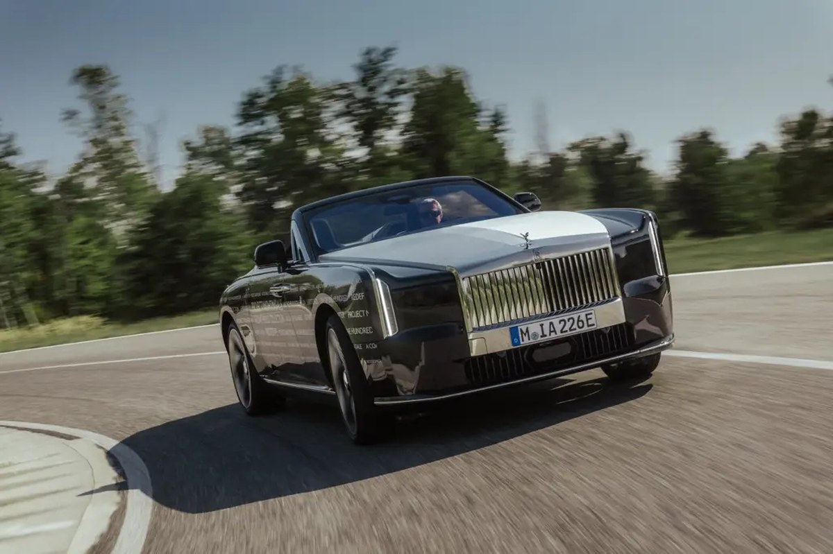 Rolls-Royce'in Özel Kompozisyonlu Roadsteri, Tarihindeki En kapsamlı Test Programını Tamamladı