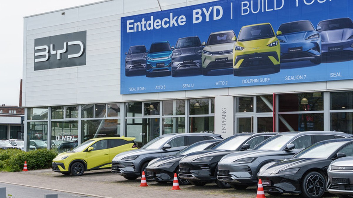 Chinese Car Sales Are Surging In Europe And U.S. Senators Want To Make Sure That Can't Happen Here