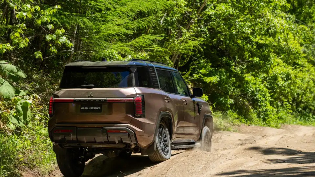 2027 Mitusbishi Pajero