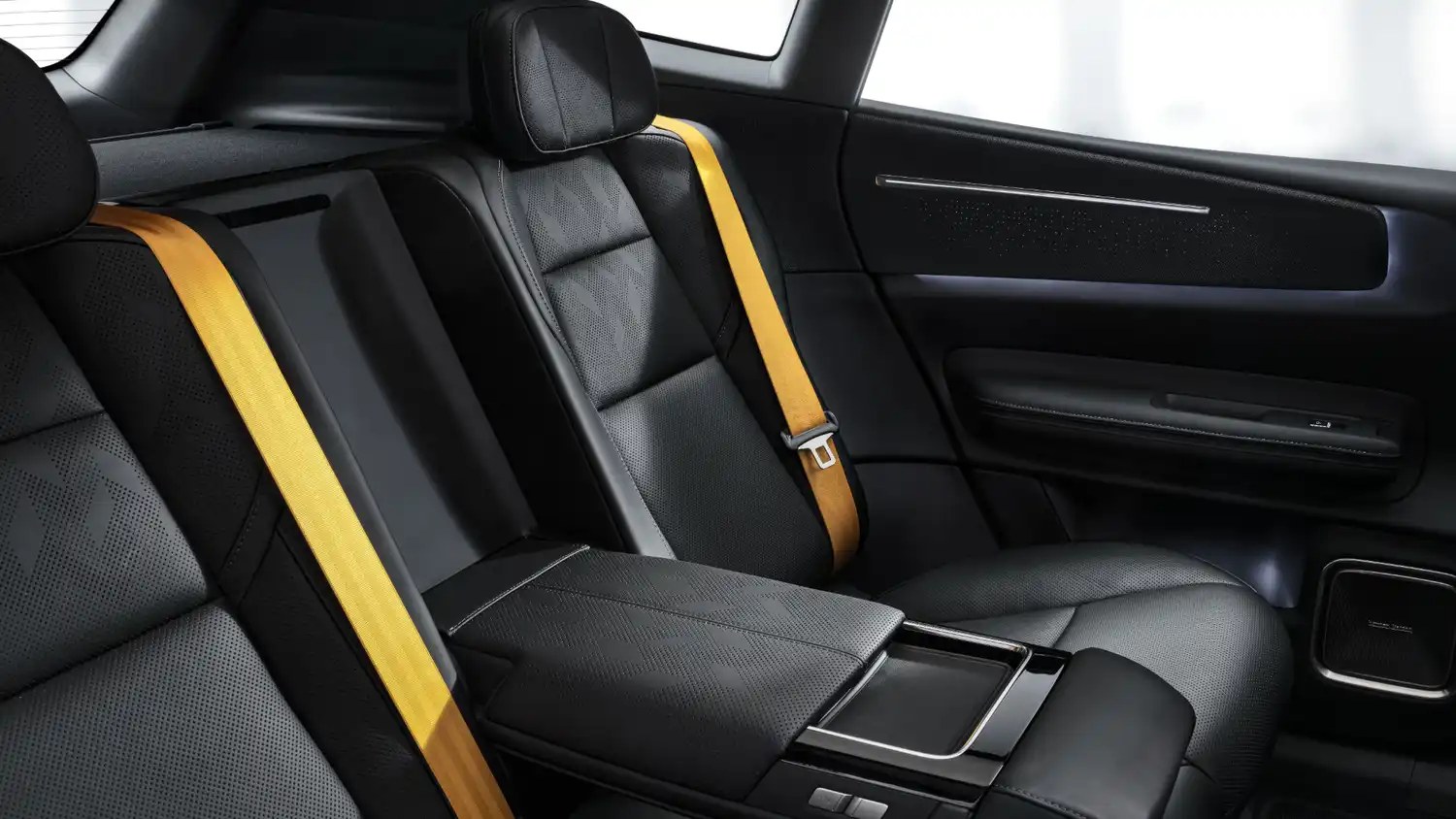 Polestar 4 SUV (8)