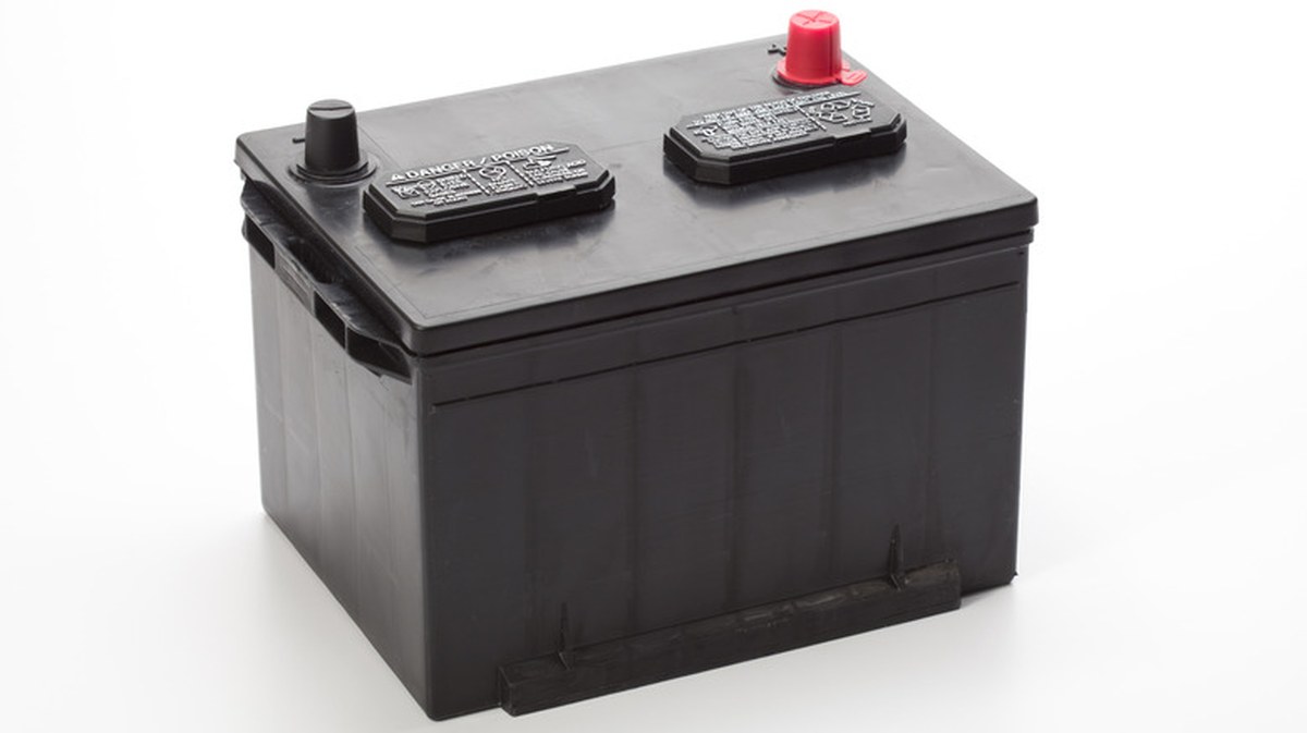 Why Cars Made The Switch To 12-Volt From 6-Volt Batteries