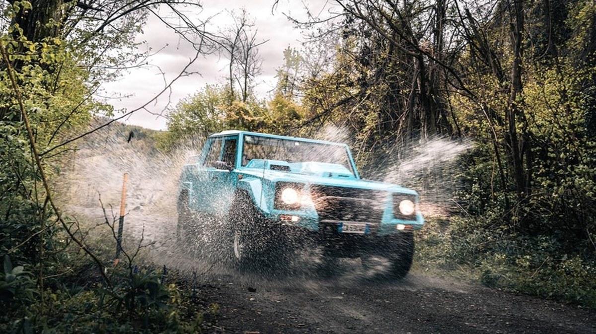 The Only 5 V12 (Or W12) SUVs Ever Sold New In America