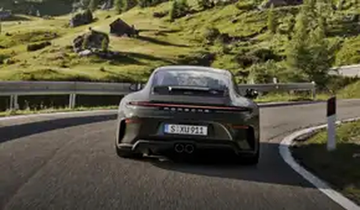 2026 Porsche 911 GT3 Bergsport Exterior 13