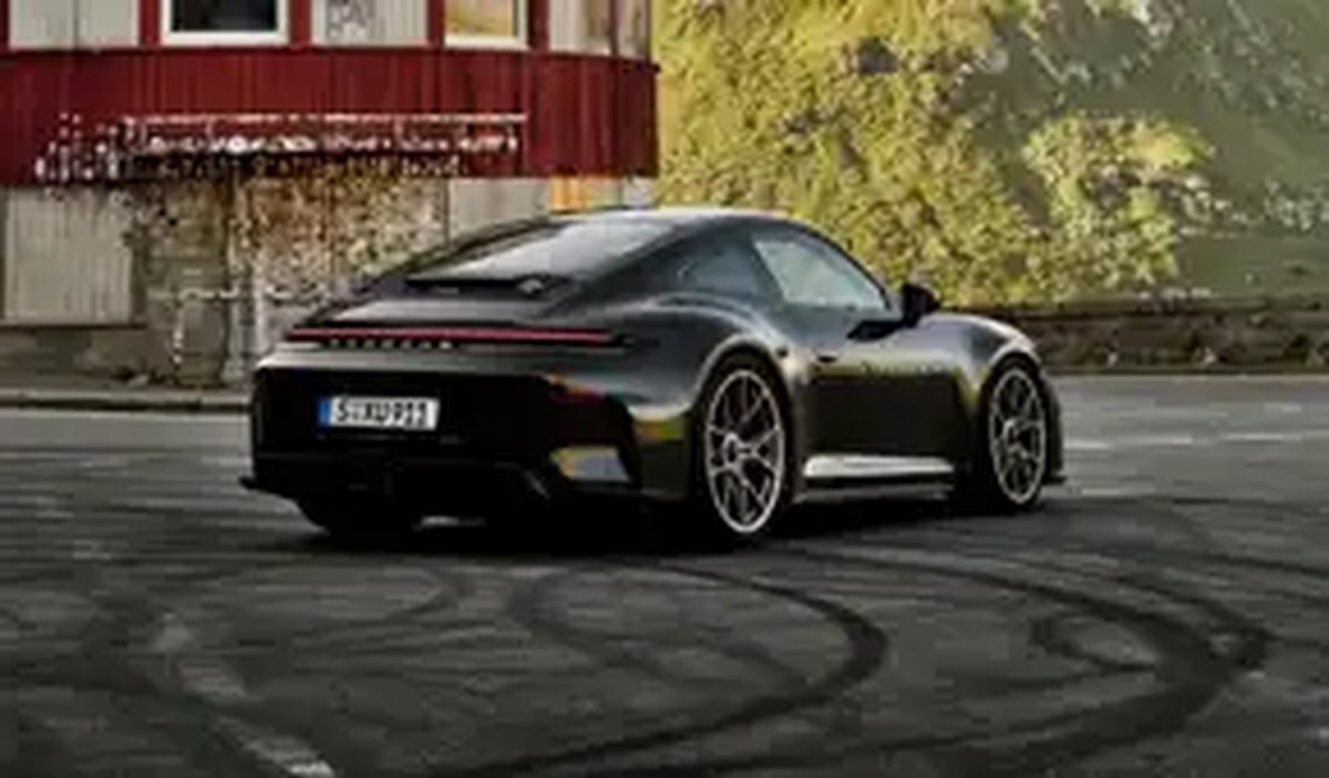 2026 Porsche 911 GT3 Bergsport Exterior 3