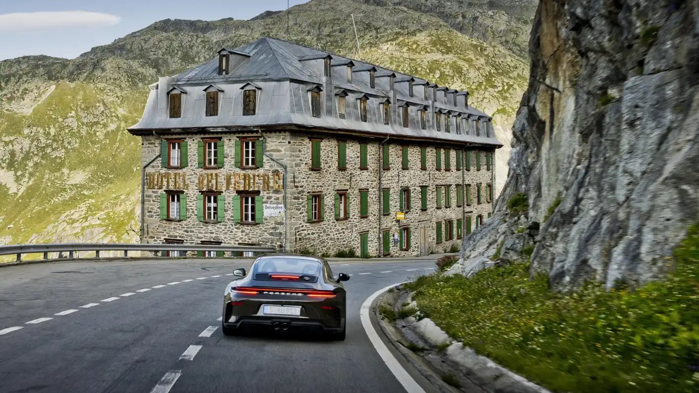 2026 Porsche 911 GT3 Bergsport Exterior 10