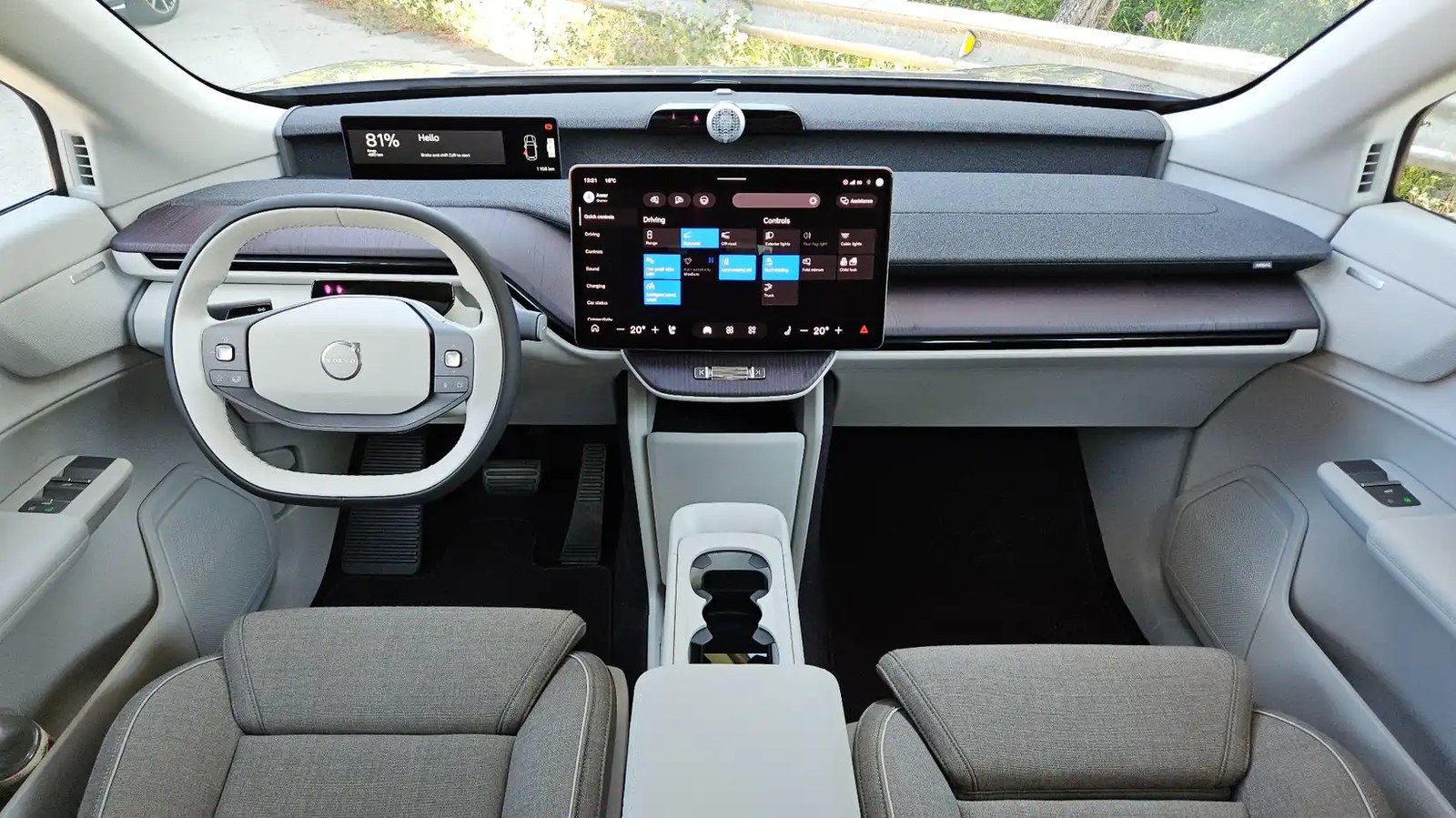 2027 volvo ex60 darker-interior