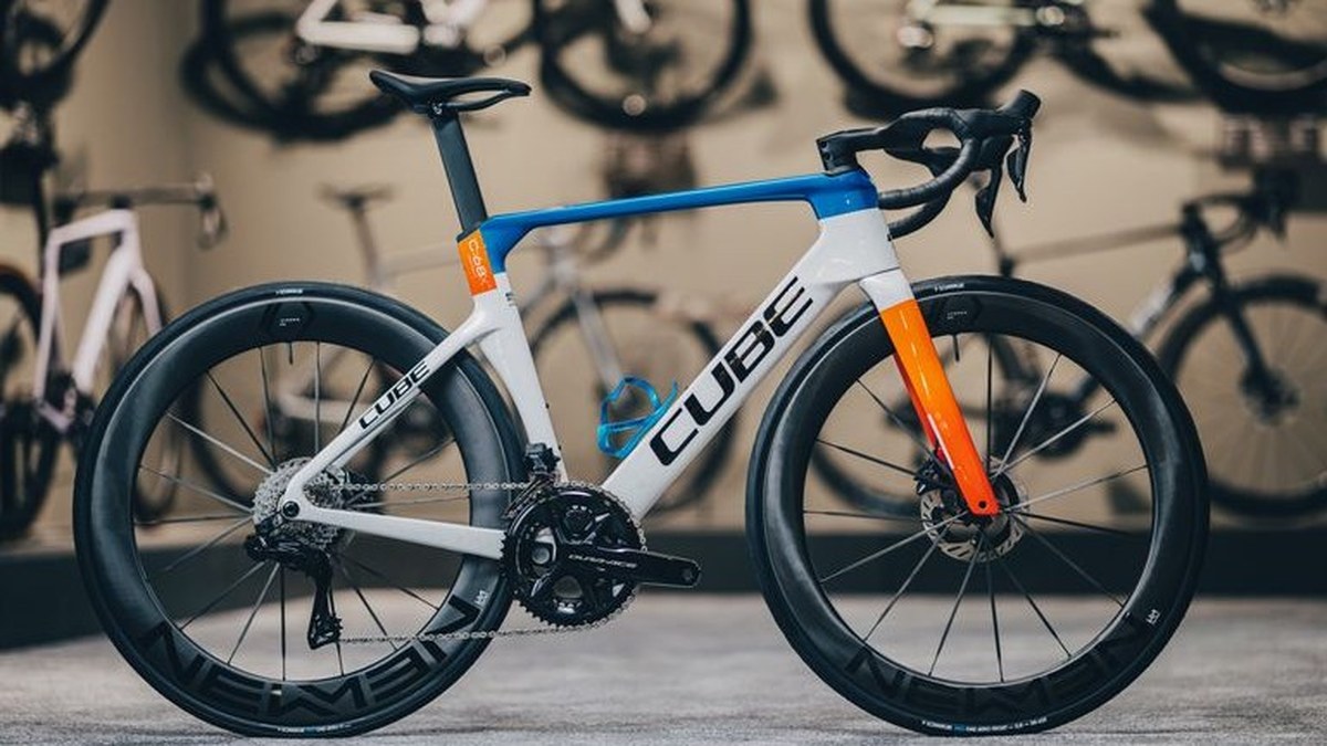 Updated De Rosa Merak is lighter and more stable at speed