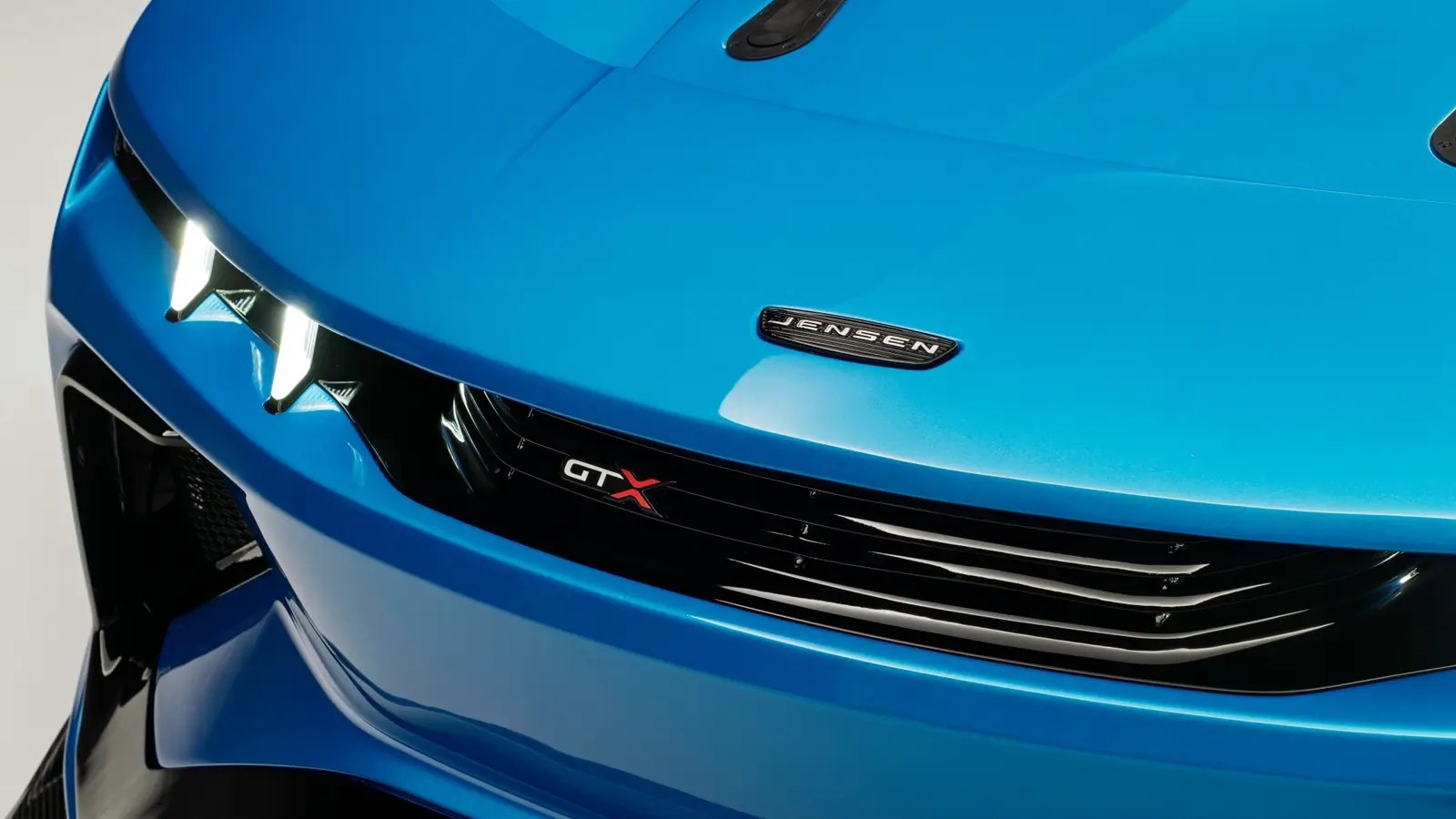 Jensen Interceptor GTX: Efsane Geri Döndü, Ama Bu Tamamen Yeni Bir Canavar!