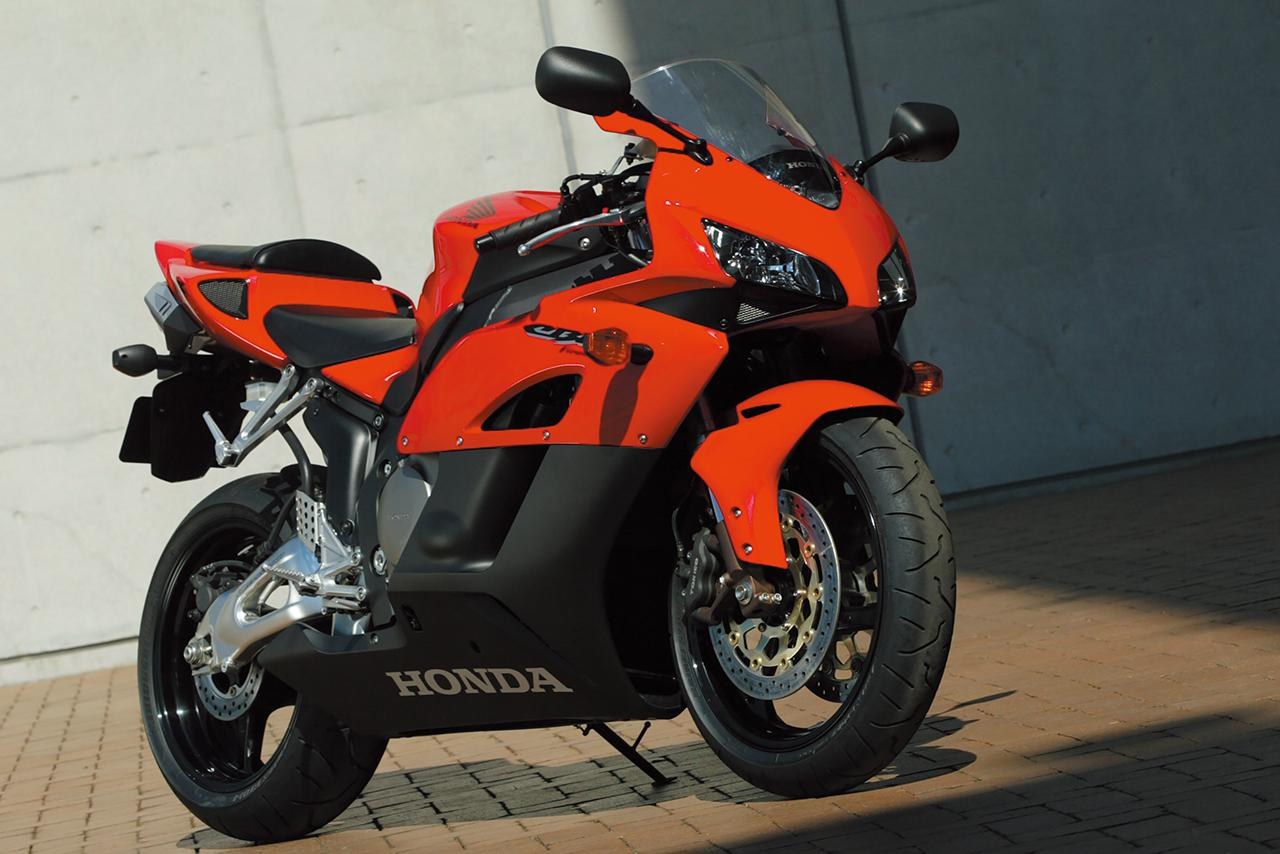 画像: HONDA CBR1000RR 2004年 当時価格：120万7500円