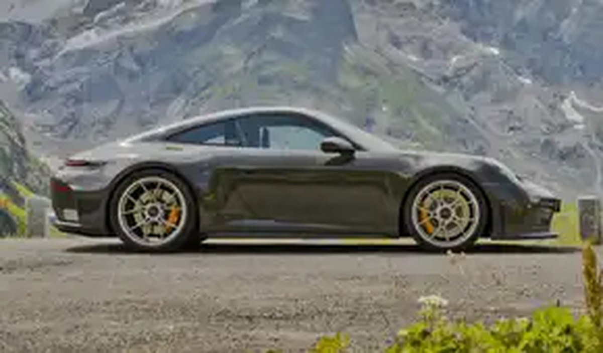 2026 Porsche 911 GT3 Bergsport Exterior 4