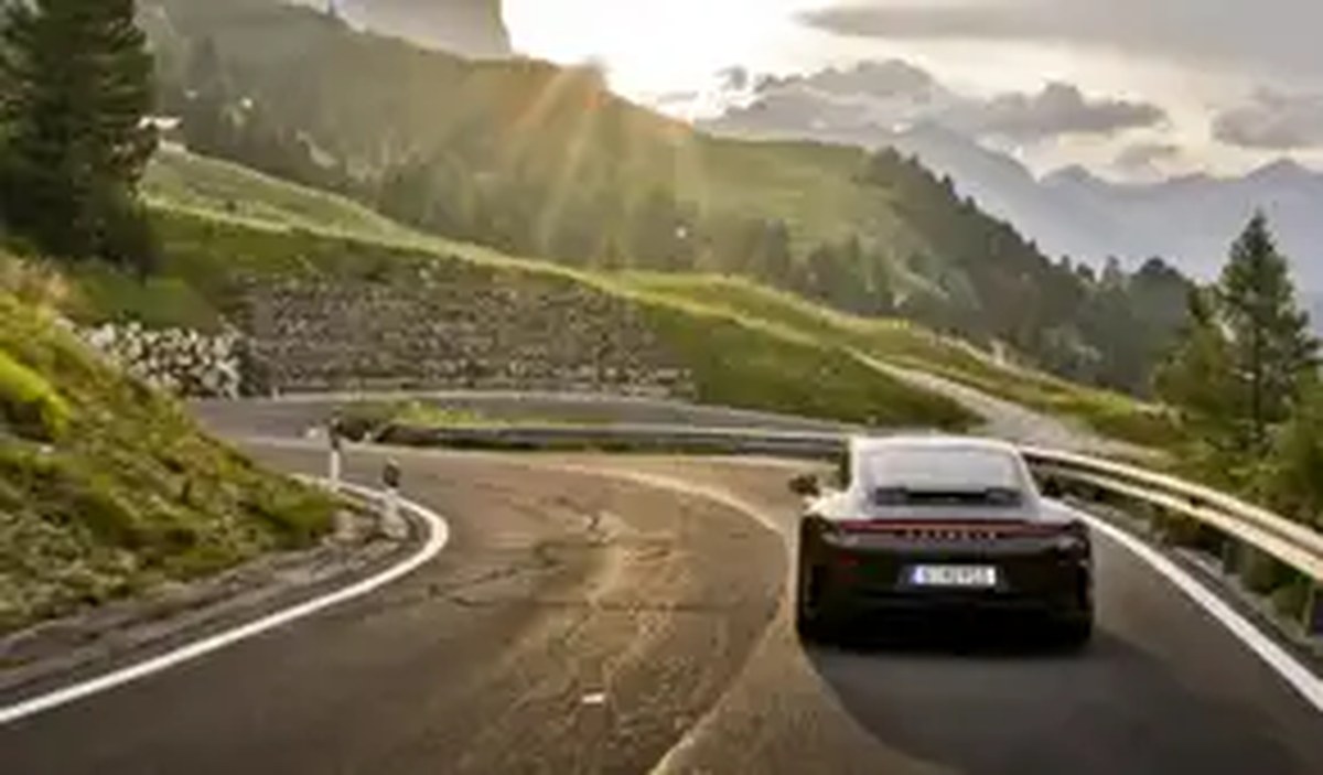 2026 Porsche 911 GT3 Bergsport Exterior 15