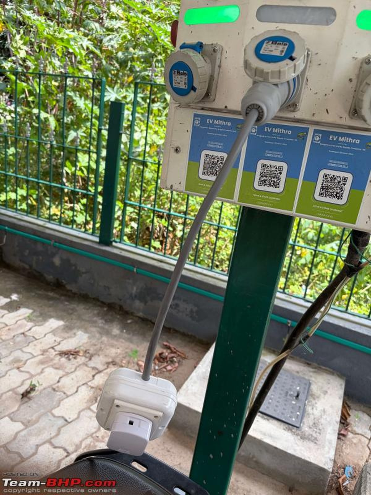 River Indie Elektrikli Scooter 20.000 Kilometreye Ulaştı: Bangalore'dan 115 Kilometrelik Grup Sürüşü