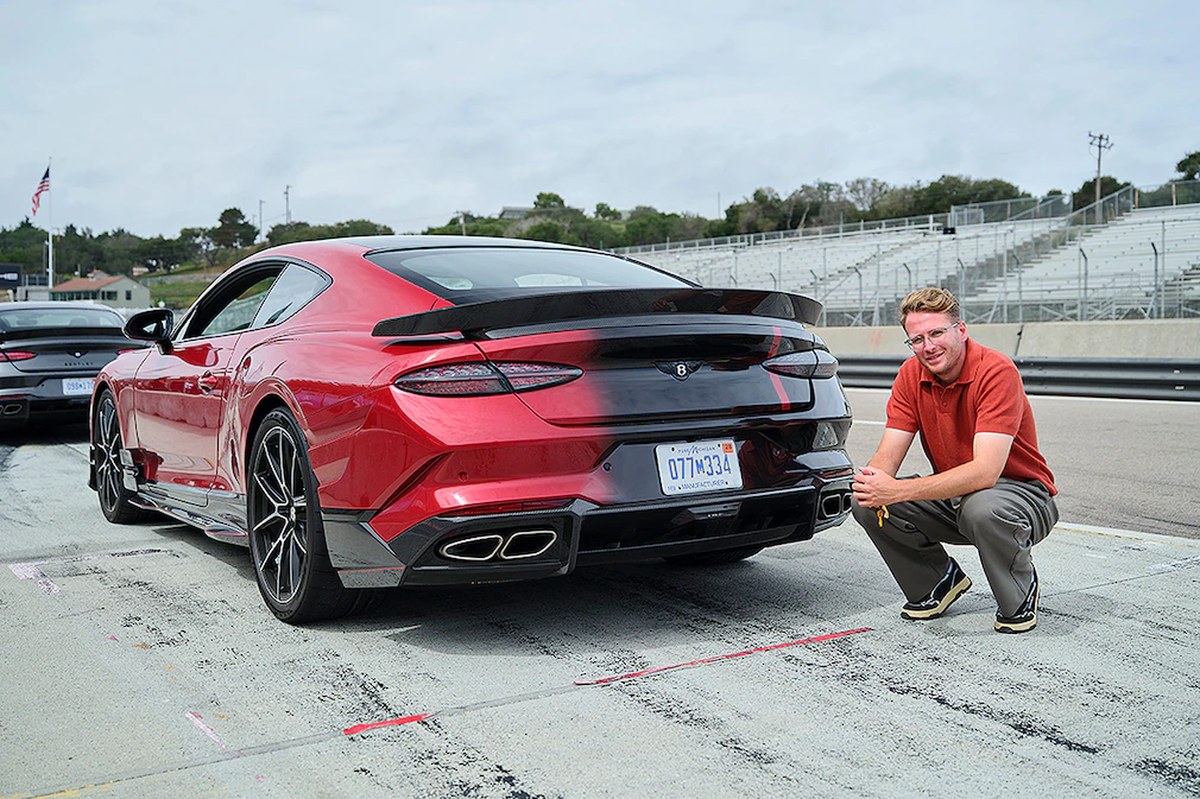 Bentley Supersports Monterey Dragon Red