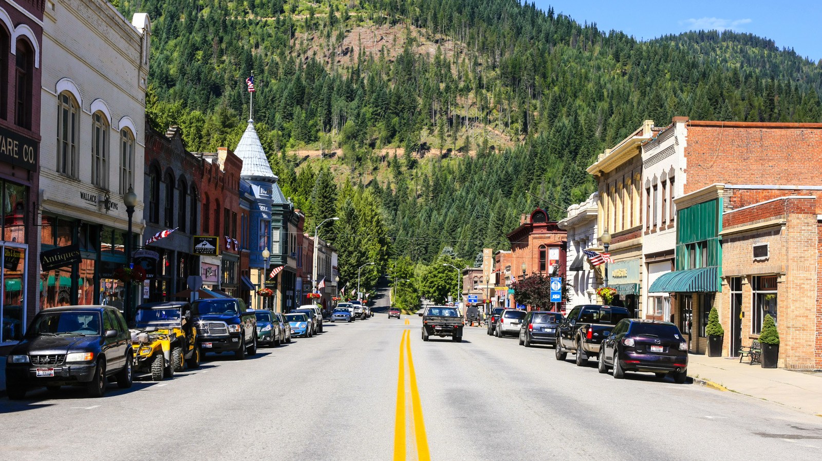 Wallace, Idaho Held A Funeral For The I-90 Highway's Last Stoplight
