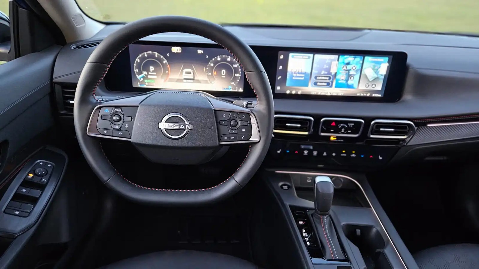 2026-nissan-sentra-interior-sr-trim-cockpit