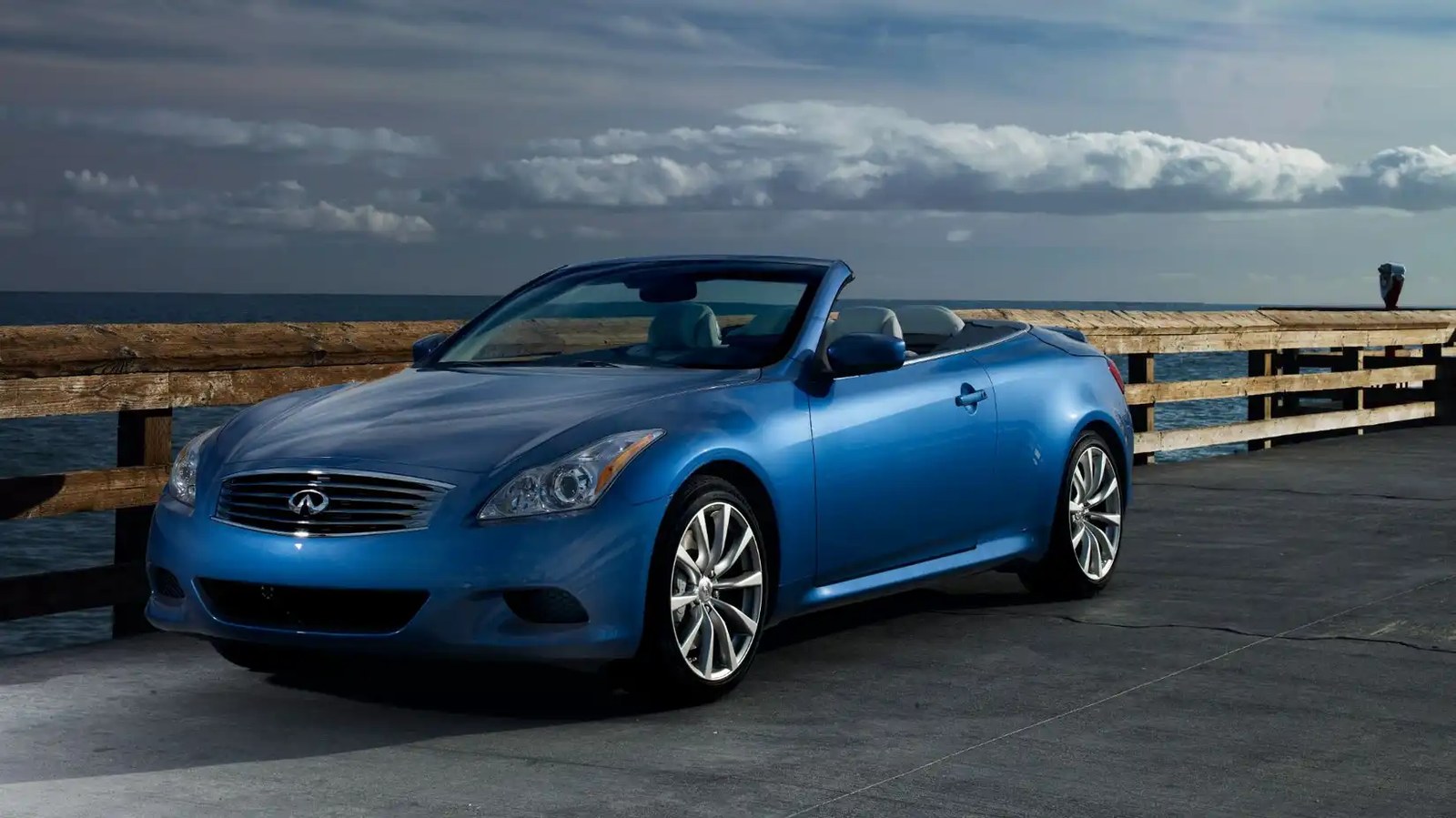 2009 Infiniti G Convertible (G37) front quarter