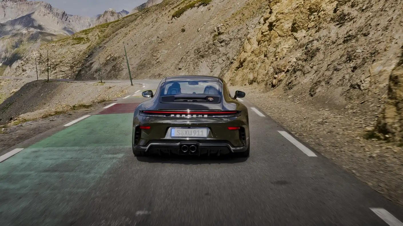 2026 Porsche 911 GT3 Bergsport Exterior 18