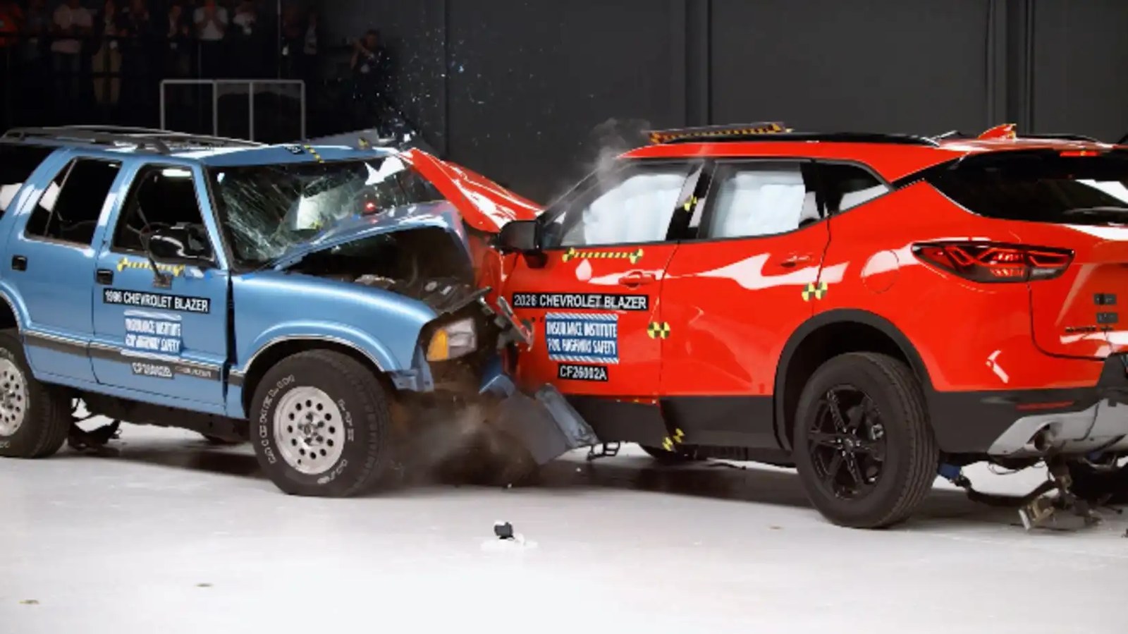 iihs-40-mph-offset-front-1996-and-2026-chevy-blazer